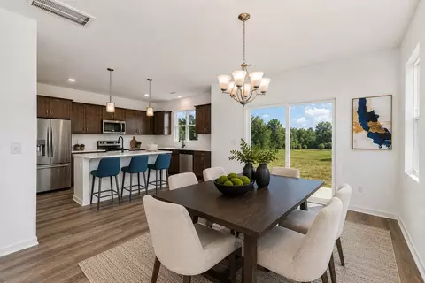 Dining - 502 Midsummer St, Aberdeen, NC 28315 photo 3 of 3