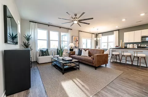 Living - 502 Midsummer St, Aberdeen, NC 28315 photo 5 of 7