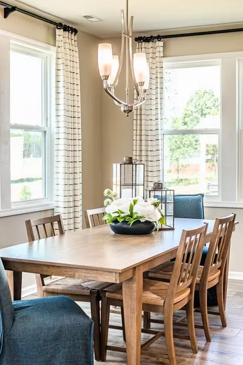 Dining - 502 Midsummer St, Aberdeen, NC 28315 photo 2 of 3