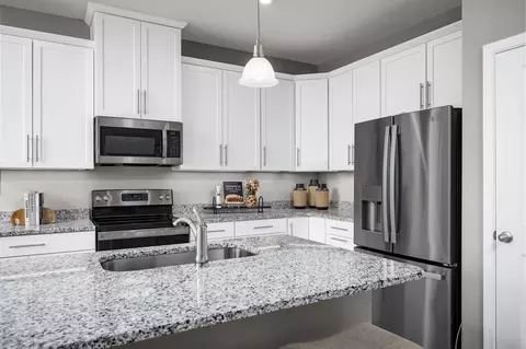 Kitchen - 1981 Quail Fields Cir, Winter Haven, FL 33884 photo 2 of 5