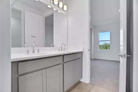 Entry Way - 7819 Glen Lily Pl, Parrish, FL 34219 photo 3 of 5