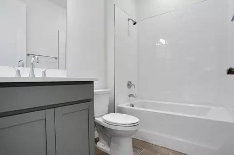 Bath - 7819 Glen Lily Pl, Parrish, FL 34219 photo 4 of 4