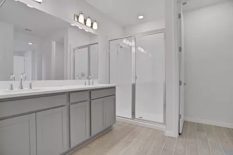 Bath - 7819 Glen Lily Pl, Parrish, FL 34219 photo 3 of 4