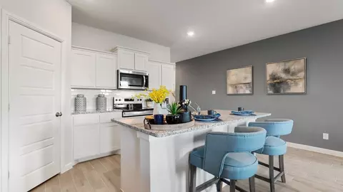 Kitchen - 924 Traction Trl, Cleburne, TX 76031 photo 4 of 6