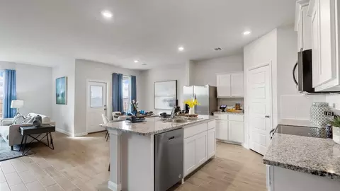 Kitchen - 924 Traction Trl, Cleburne, TX 76031 photo 5 of 6