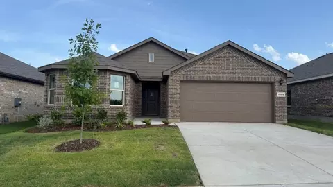 1065 Foxburg Dr, Fort Worth, TX 76131