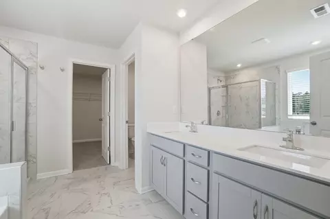 Bath - 2647 Tillman St, Monroe, NC 28112 photo 2 of 4