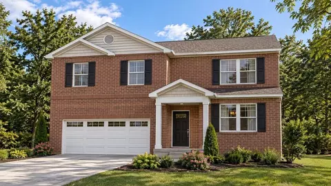 24 River Oak Dr, Staunton, VA 24401