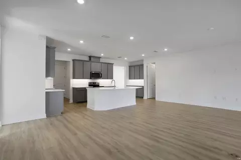 Living - 7495 Sea Manatee St, Parrish, FL 34219 photo 5 of 9