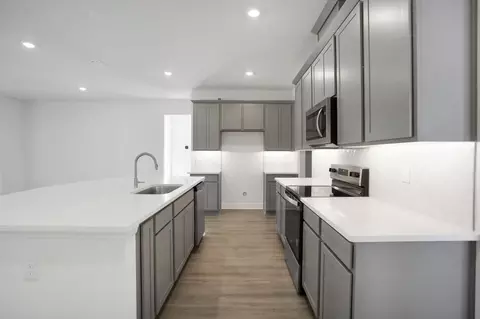 Kitchen - 7495 Sea Manatee St, Parrish, FL 34219 photo 5 of 6
