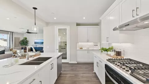 Kitchen - 41814 Chianti Ct, Palmdale, CA 93551 photo 7 of 10