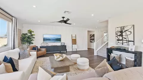 Living - 41814 Chianti Ct, Palmdale, CA 93551 photo 6 of 6