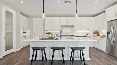 Kitchen - 41814 Chianti Ct, Palmdale, CA 93551 photo 10 of 10
