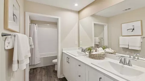 Bath - 41814 Chianti Ct, Palmdale, CA 93551 photo 5 of 8