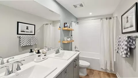 Bath - 41814 Chianti Ct, Palmdale, CA 93551 photo 3 of 8