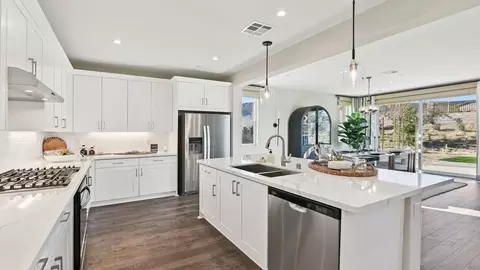 Kitchen - 41814 Chianti Ct, Palmdale, CA 93551 photo 8 of 10