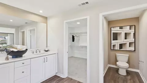 Bath - 41814 Chianti Ct, Palmdale, CA 93551 photo 6 of 8