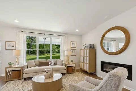 Living - 2323 E 101st Ave, Crown Point, IN 46307 photo 1 of 2