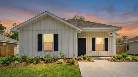 7719 Oakmont Dr E, Theodore, AL 36582