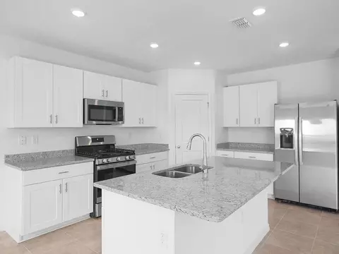 Kitchen - 13610 Cornerstone Way, Parrish, FL 34219 photo 6 of 15