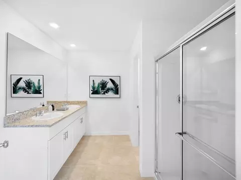 Bath - 13610 Cornerstone Way, Parrish, FL 34219 photo 4 of 11