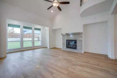 Living - 910 Shooting Star Dr, Prosper, TX 75078 photo 2 of 9
