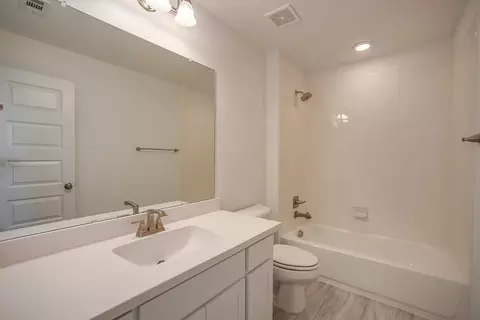 Bath - 910 Shooting Star Dr, Prosper, TX 75078 photo 5 of 13