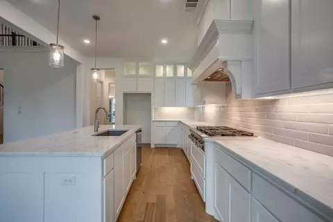 Kitchen - 910 Shooting Star Dr, Prosper, TX 75078 photo 4 of 10