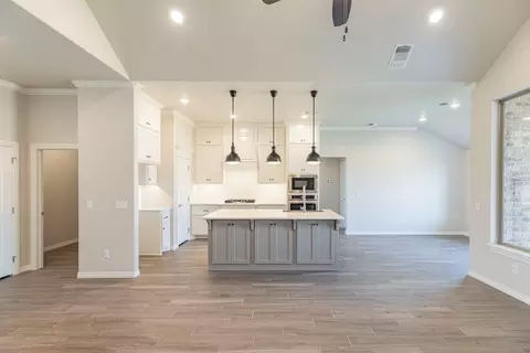 Living - 701 Still Mdws, Guthrie, OK 73044 photo 6 of 12