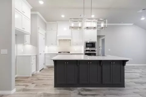 Kitchen - 701 Still Mdws, Guthrie, OK 73044 photo 2 of 15