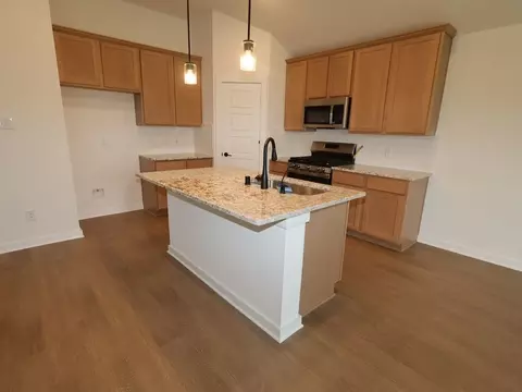 1094 Garnet Star Dr, La Marque, TX 77568
