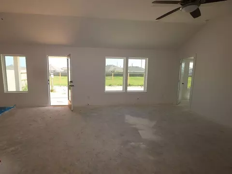 1094 Garnet Star Dr, La Marque, TX 77568