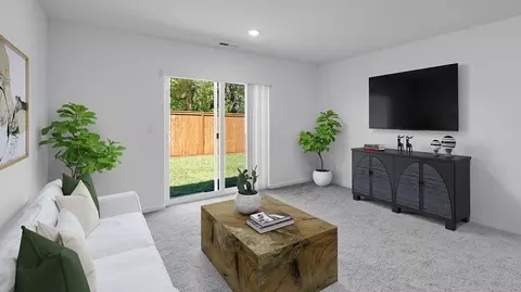 Living - 51775 Jubilee Pine Dr, La Pine, OR 97739 photo 1 of 2