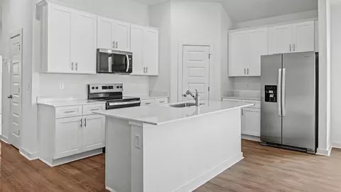 Kitchen - 518 S Cherry St, Beebe, AR 72012 photo 3 of 5