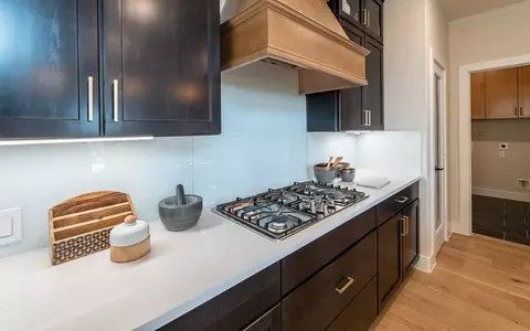 Kitchen - 7904 Pine St, Fairview, TN 37062 photo 2 of 11