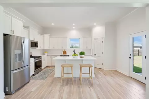 Kitchen - 370 Saw Grass Loop, Covington, LA 70435 photo 1 of 1