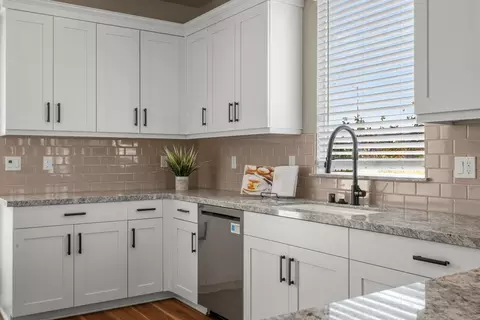 Kitchen - 1127 Goffey Cir, Galt, CA 95632 photo 1 of 4