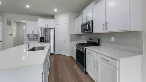 Kitchen - 476 Ensemble Way, Frederick, MD 21701 photo 3 of 8