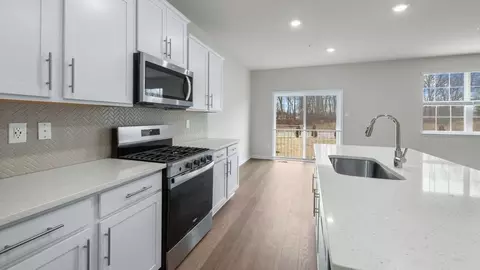 Kitchen - 476 Ensemble Way, Frederick, MD 21701 photo 2 of 8