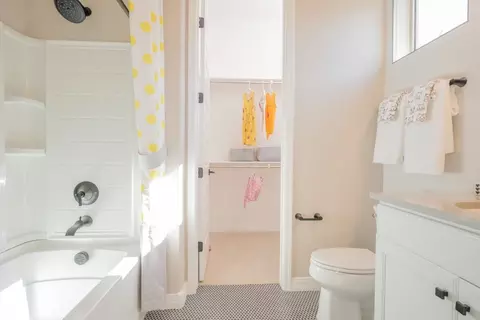 Bath - 9912 E Strobe Ave, Mesa, AZ 85212 photo 2 of 7