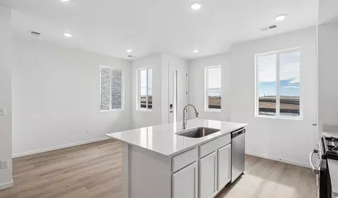Kitchen - 24121 E 30th Pl, Aurora, CO 80019 photo 2 of 3