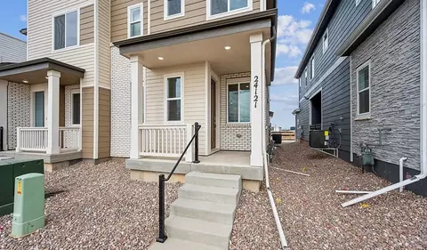 Exterior - 24121 E 30th Pl, Aurora, CO 80019 photo 1 of 8
