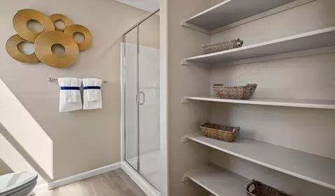 Bath - 520 Redleaf Rd, Dixon, CA 95620 photo 3 of 5