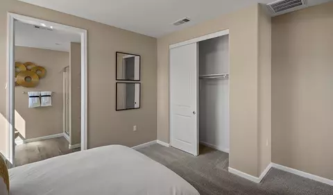 Bedroom - 520 Redleaf Rd, Dixon, CA 95620 photo 2 of 4