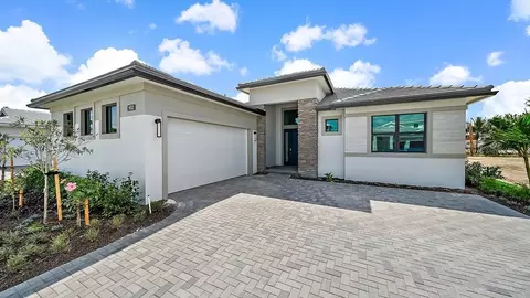 9513 St Germain Dr, Palm Beach Gardens, FL 33412