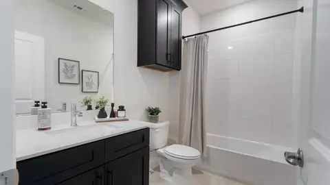 Bath - 958 Pilot Hill Dr, Euless, TX 76039 photo 1 of 3