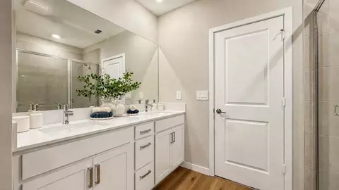Bath - 749 Supernova Dr, Melbourne, FL 32901 photo 3 of 5