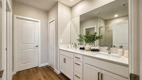 Bath - 749 Supernova Dr, Melbourne, FL 32901 photo 1 of 5
