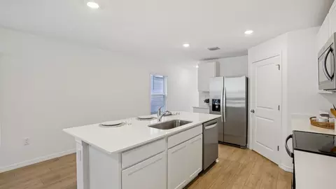 Kitchen - 5290 Berry Bay Ave, Wimauma, FL 33598 photo 3 of 8
