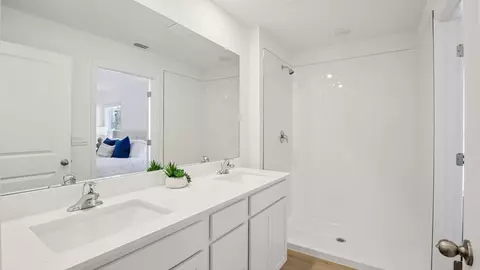 Bath - 5290 Berry Bay Ave, Wimauma, FL 33598 photo 1 of 6